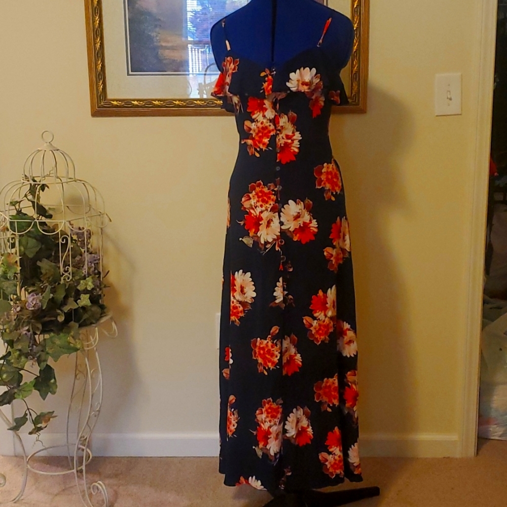Beautiful summer dress - Picture 3 of 6